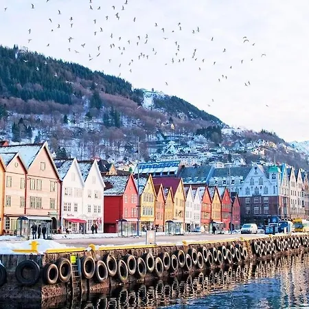 Spacious Historical Art Oasis In The Center *