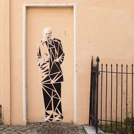 Spacious Historical Art Oasis In The Center Lägenhet Bergen